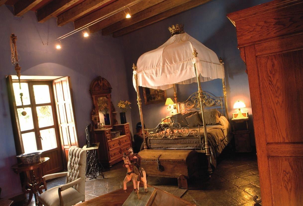 Meson Sacristia De La Compañia Boutique